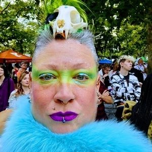 Meet your Posher, Lisa